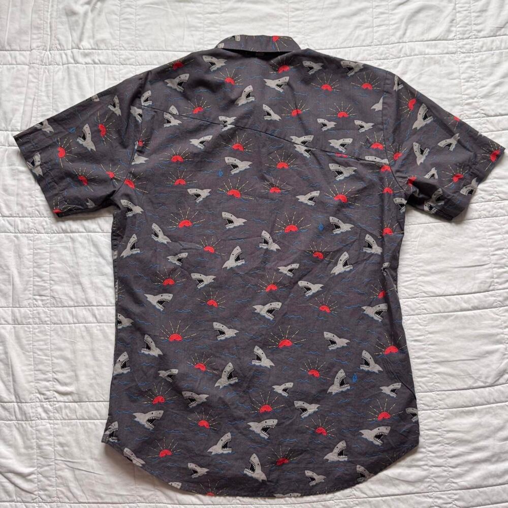 Shark button up shirt novelty print mens med volcom beachy skater resort - Picture 5 of 8